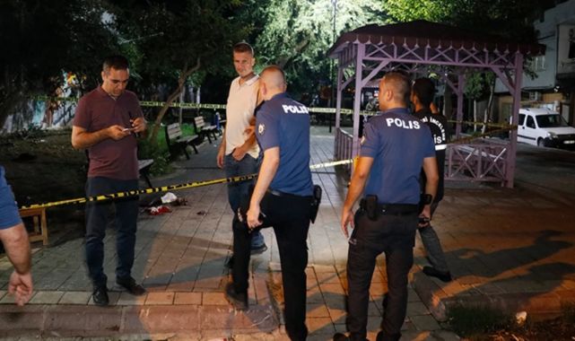 Adana'da parkta oturan kişilere silahlı saldırı: 2'si ağır 4 yaralı -  Gündem - Son Dakka Haber
