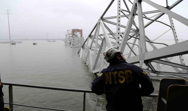 ABD'de yük gemisi çarptı, 2 kişi hayatını kaybetti