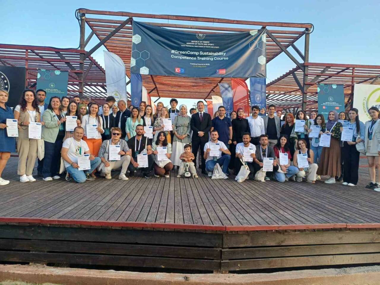 MUŞ (İHA) – Muş’un Malazgirt ilçesinde düzenlenen ve 13 ülkeden