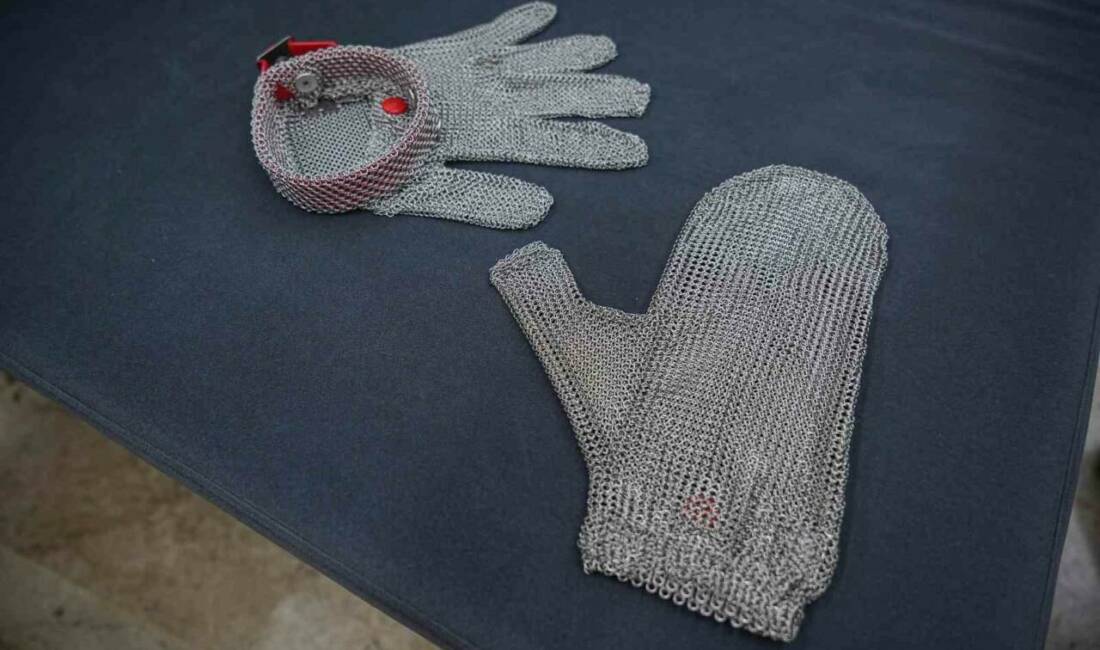 Kurban Bayramı’na sayılı günler kala bıçakçılarda yoğunluk başladı. Bursa’da bıçakçılar