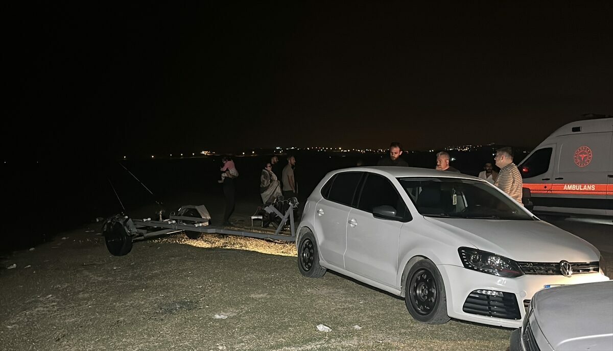 ADANA (AA) – Adana’da, Seyhan Baraj Gölü’ne düşen genç için