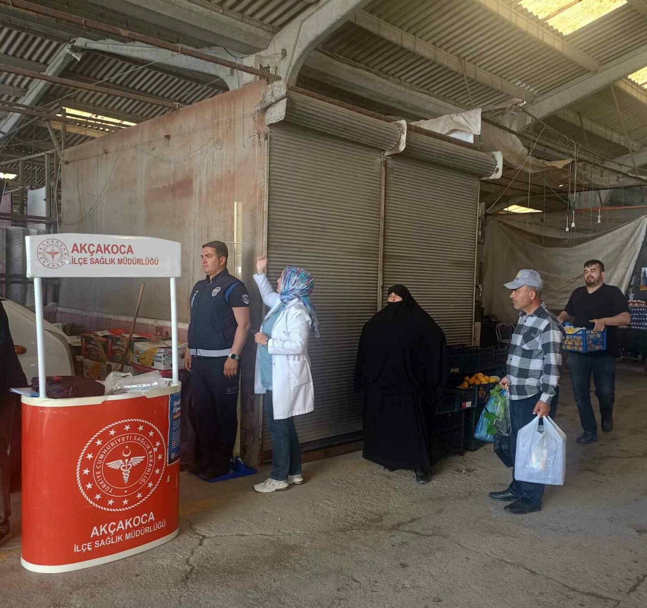 DÜZCE (İHA) – Akçakoca İlçe Sağlık Müdürlüğü ekipleri ilçe genelinde