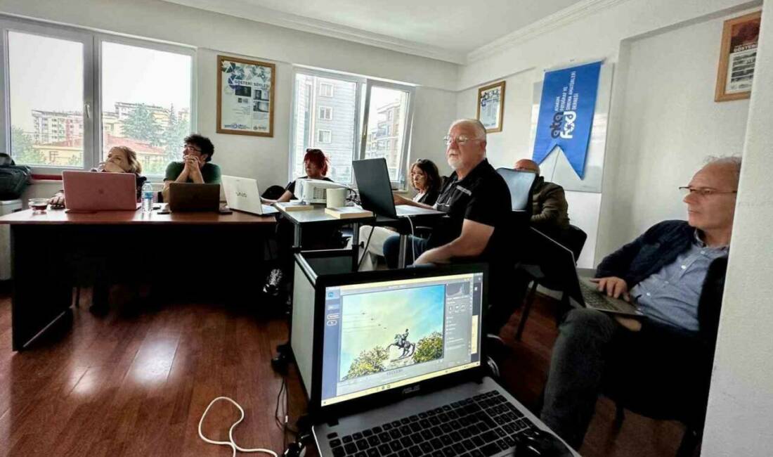 Atakum Fotoğraf ve Sinema Amatörleri Derneği (ATAFOD), üyelerine yönelik olarak