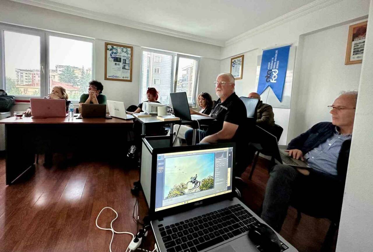 Atakum Fotoğraf ve Sinema Amatörleri Derneği (ATAFOD), üyelerine yönelik olarak