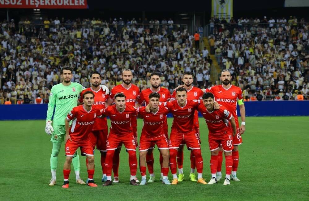 Balıkesir’de futbolseverler büyük hüsran yaşadı. Balıkesir’in 3 takımı play-off heyecanı
