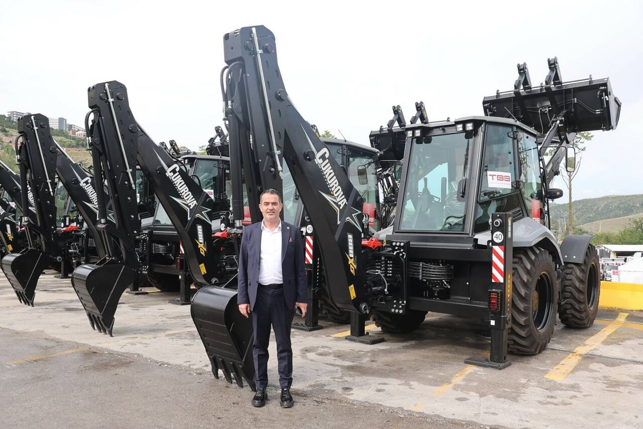 Koçarlı Belediye Başkanı Özgür Arıcı, Türkiye Belediyeler Birliği’nden belediyeye birer