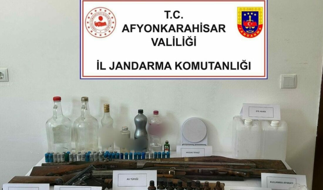 Afyonkarahisar İl Jandarma Komutanlığı ekipleri Başmakçı ilçesine bağlı Akkoyunlu köyünde