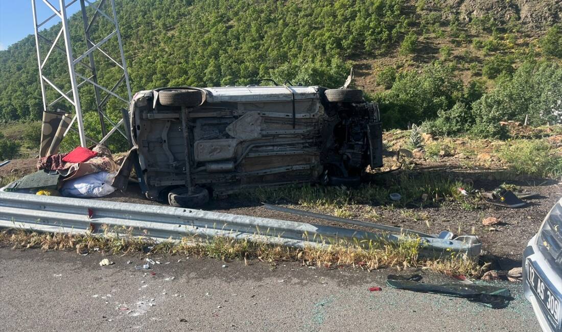 BİNGÖL (AA) – Bingöl’de, takla atan hafif ticari araçtaki 1’i