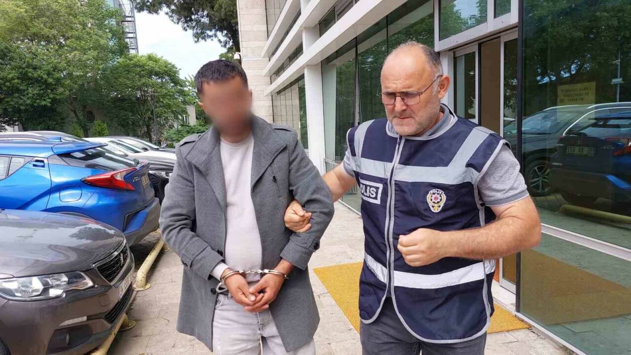 Samsun’da eski eşini takip ederek bıçakla yaralayan şahıs, çıkarıldığı mahkemece