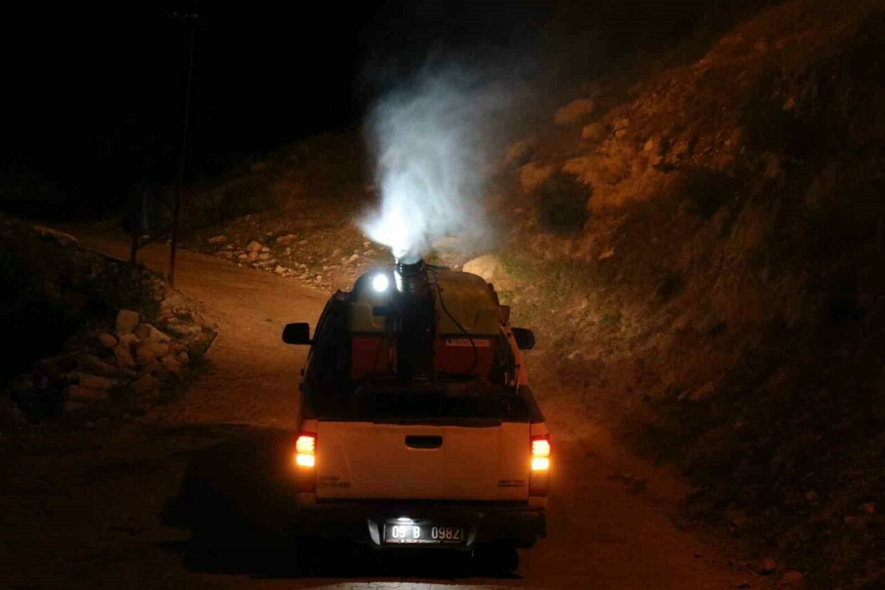 Bozdoğan Belediyesi, havaların ısınmasıyla birlikte sivrisinek ve diğer zararlı haşerelerle