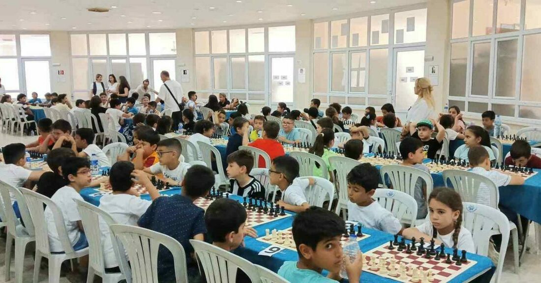 Aydın Büyükşehir Belediyesi tarafından düzenlenen Geleneksel Satranç Turnuvası bu yıl