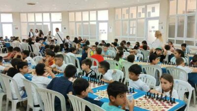 Aydın Büyükşehir Belediyesi tarafından düzenlenen Geleneksel Satranç Turnuvası bu yıl