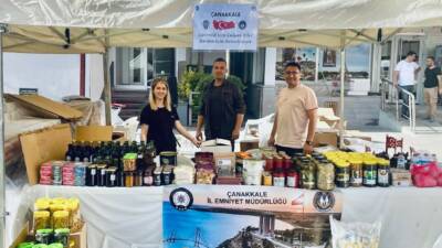 Ankara’da Polis Eşleri Derneği tarafından, şehit ve gazi çocuklarına burs