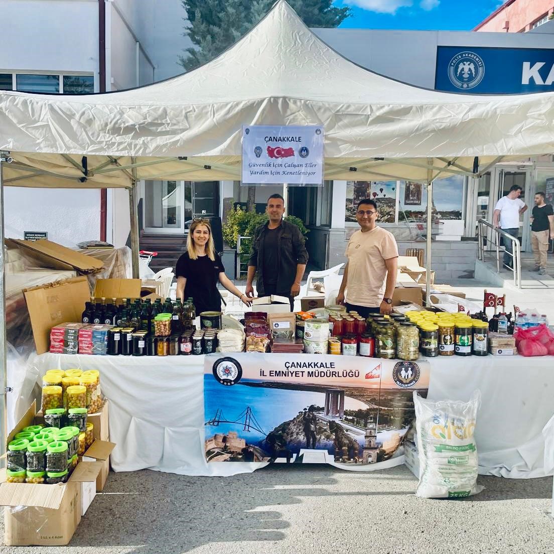 Ankara’da Polis Eşleri Derneği tarafından, şehit ve gazi çocuklarına burs