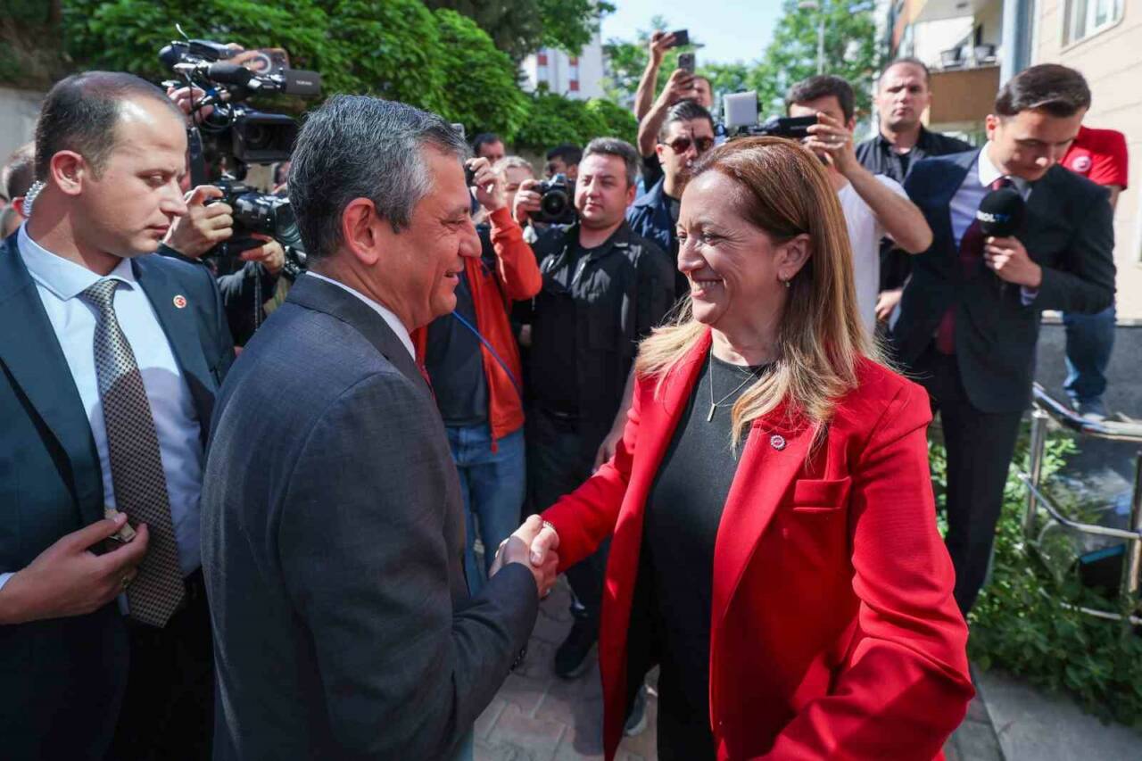 Cumhuriyet Halk Partisi (CHP) Genel Başkanı Özgür Özel, Türkiye Devrimci