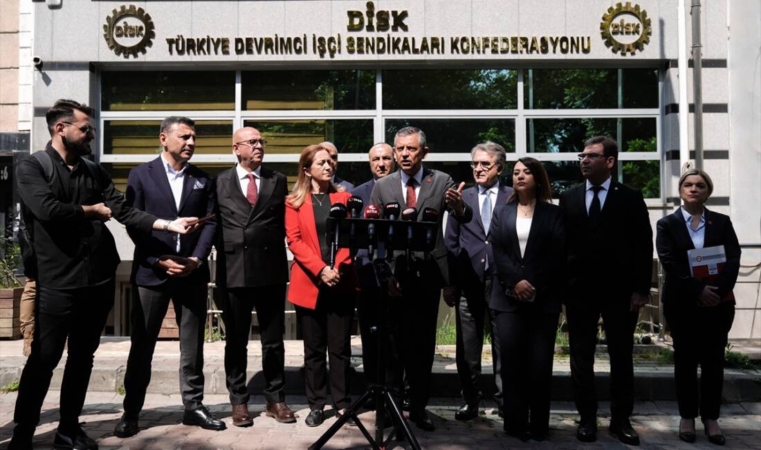 - "Mutlaka asgari ücrete bir düzenleme, bir enflasyon ara zammı