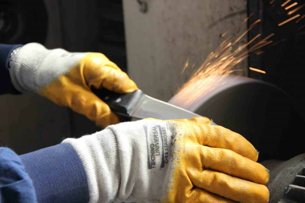 Çorum’da Kurban Bayramı öncesinde vatandaşlar, yeni bıçak almak ya da