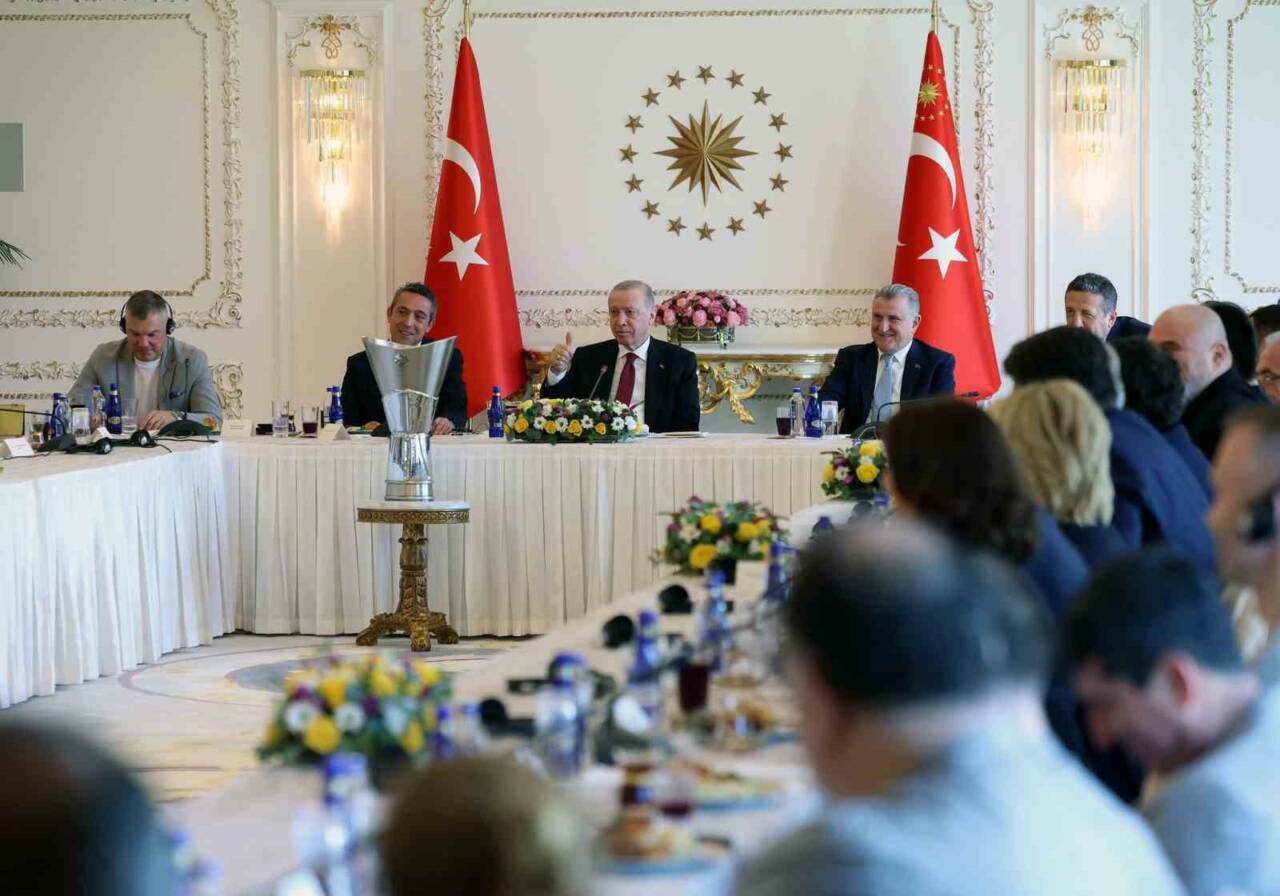 Cumhurbaşkanı Recep Tayyip Erdoğan, THY Euroleague şampiyonu Fenerbahçe Beko basketbol