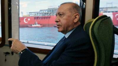 Cumhurbaşkanı Recep Tayyip Erdoğan, bugün İstanbul Boğazı’ndan geçerek Karadeniz’e giden