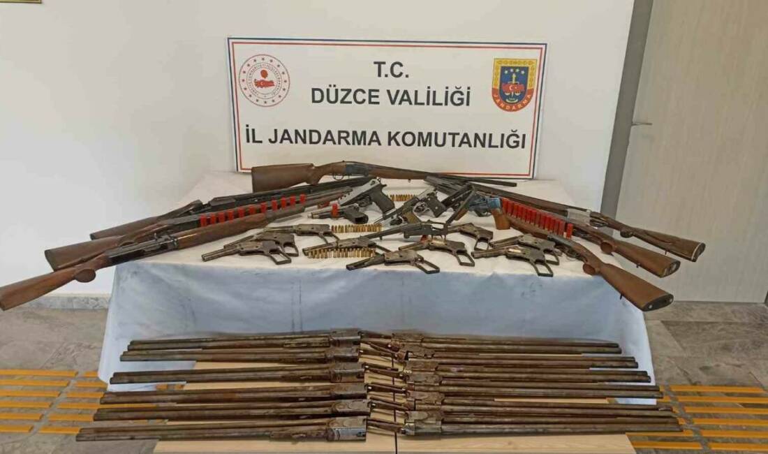 Düzce Cumhuriyet Başsavcılığı koordinesinde jandarma ekipleri tarafından kaçak silah imalathanesine