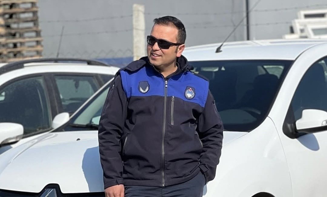 Edirne’de pazaryerinde görevli zabıta memuru, tartıştığı esnaf tarafından darbedildi. Edirne