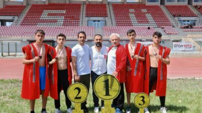 Aksaray’da düzenlenen Okul Sporları Gençler ABA Karakucak Güreş Türkiye Şampiyonasında