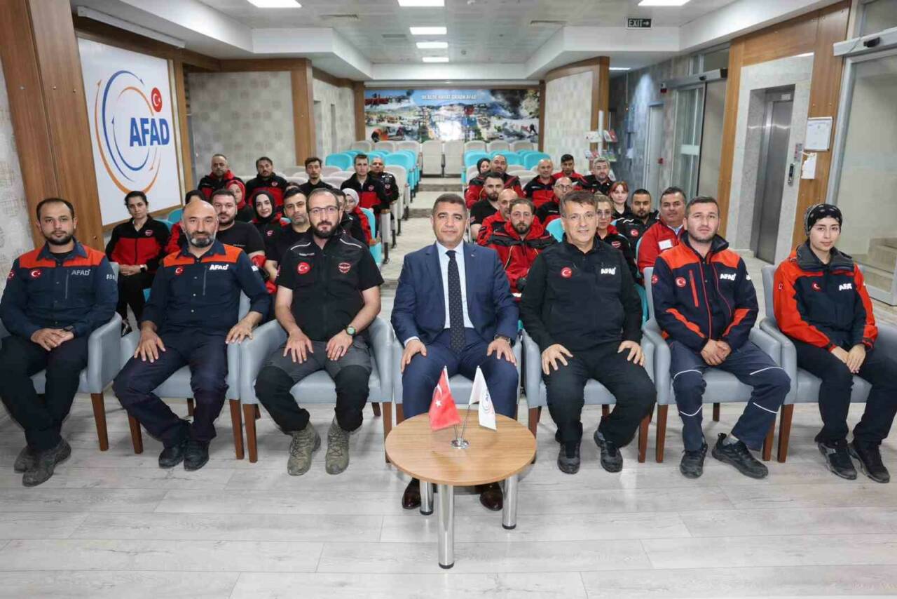 DÜZCE (İHA) – AFAD Düzce İl Müdürlüğü tarafından enkazda arama