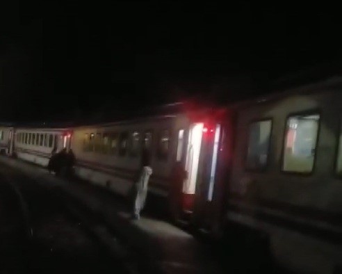 Erzincan’da akşam saatlerinde etkili olan gök gürültülü sağanak İliç-Kemah arasında