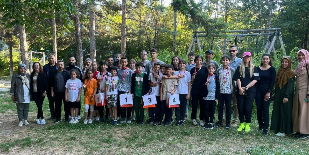 Kütahya Belediyesi Bengisu Sosyal Tesisleri ve çevresindeki parkurda düzenlenen Oryantiring