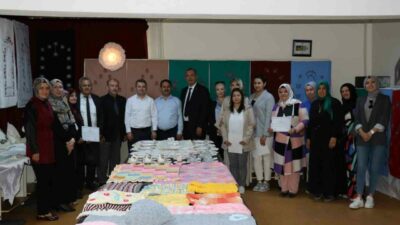 Eskişehir’in Günyüzü ilçesi Halk Eğitim Merkezi Müdürlüğünde yıl sonu sergisi
