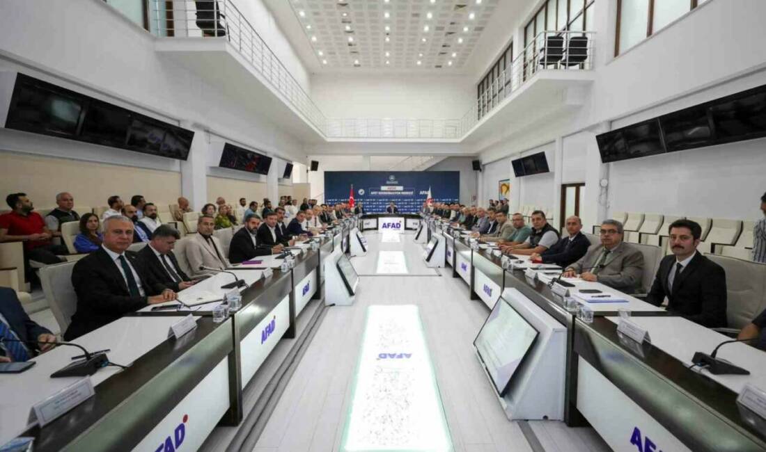 Hatay Valisi Mustafa Masatlı’nın başkanlığında il hayvanları koruma kurulu toplantısı