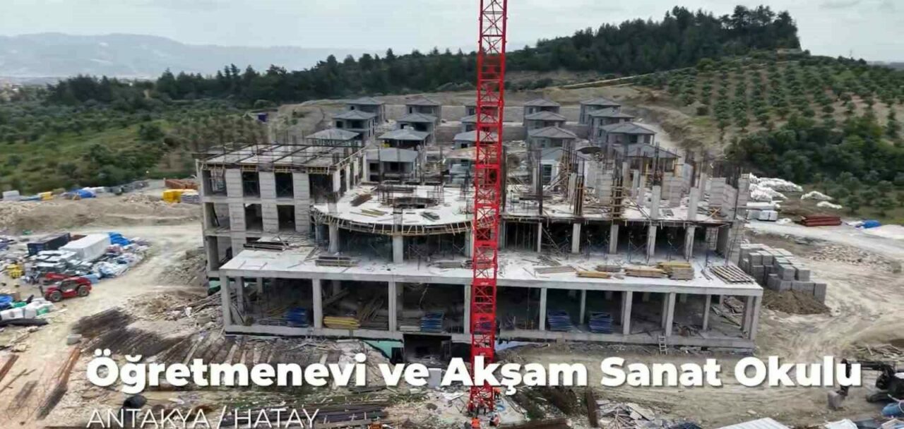 Hatay’da depremin ardından inşa edilen 200 kişi kapasiteli öğretmenevinde çalışmalar