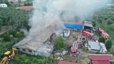 HATAY (AA) – Hatay’ın Defne ilçesinde tekstil atölyesinde çıkan yangına
