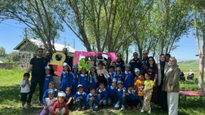 Erzurum’un Hınıs ilçesine bağlı Şahabettin İlkokulu öğretmenleri ve öğrencileri tarafından