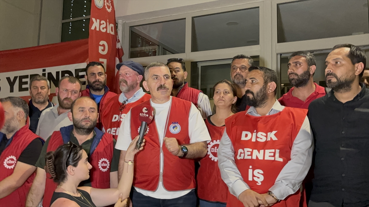 - Genel-İş İzmir 1 No'lu Şube Başkanı Engin Topal:
- "Sırtımızdaki