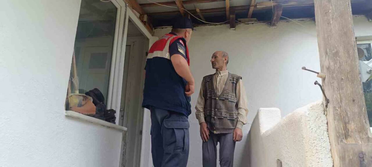 Pazaryeri İlçe Jandarma Komutanlığı ekipleri, Kurban Bayramı öncesinde köy köy