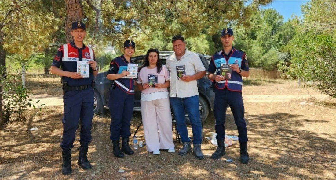 Aydın’ın Didim ilçesinde uygulama gerçekleştiren jandarma ekipleri orman yangınlarına dikkat