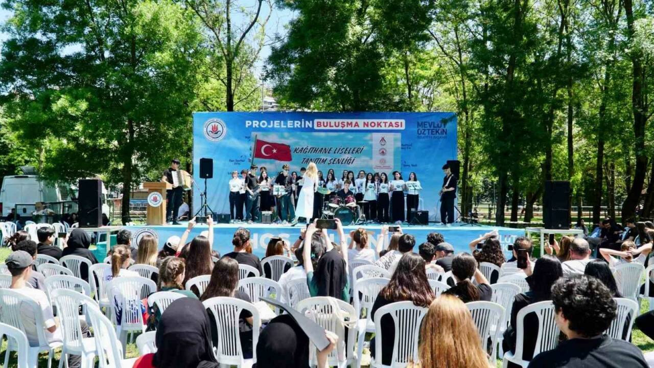 Kağıthane Belediyesi ve İlçe Millî Eğitim Müdürlüğü iş birliğiyle düzenlenen
