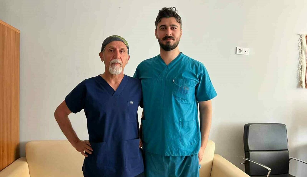 Van Eğitim ve Araştırma Hastanesi’nde kalp kapakçığı çürüyen ve hayati