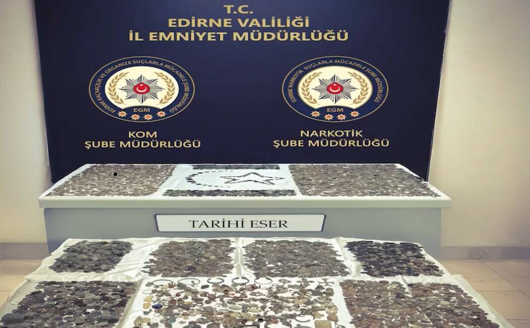 Edirne Kapıkule Sınır Kapısı üzerinden Polonya’ya kaçırılmak istenen tarihi eserlere