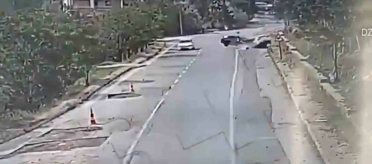 Kayseri Melikgazi ilçesinde iki otomobilin kafa kafaya çarpışması sonucu iki