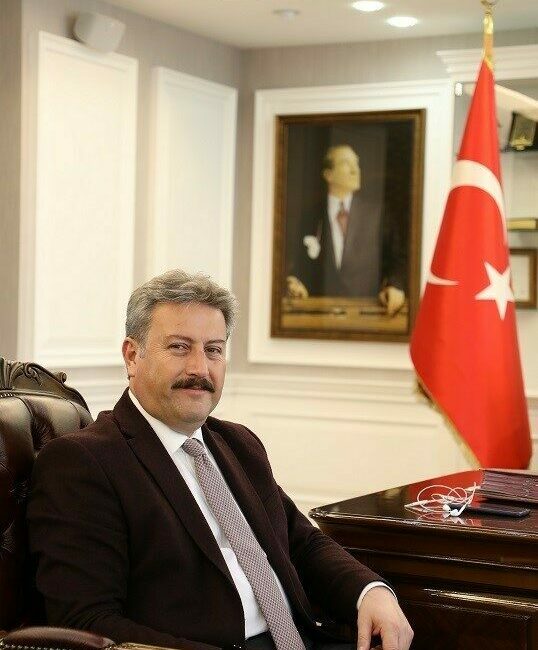 Düzenlediği birbirinden farklı etkinlikler, konferanslar, konserler ve tiyatro oyunları ile