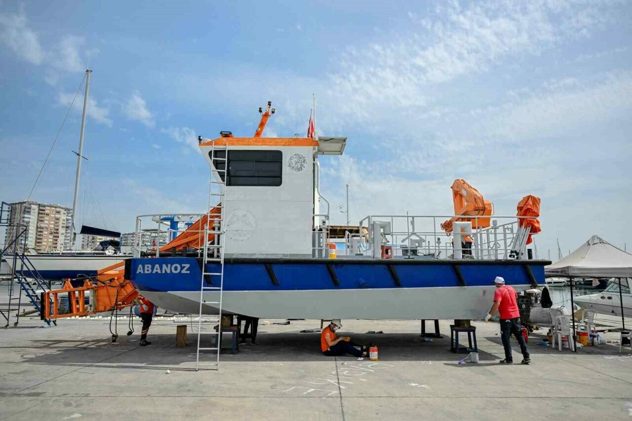 Mersin Büyükşehir Belediyesi, deniz denetim ve temizlik araçlarının bakım, onarım