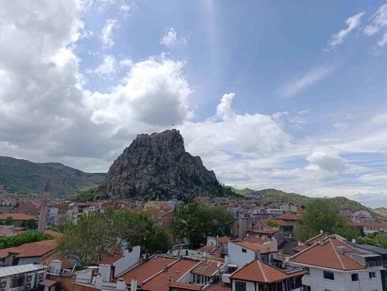 Meteoroloji Genel Müdürlüğü, Afyonkarahisar genelinde yerel ve aralıklı olmak üzere