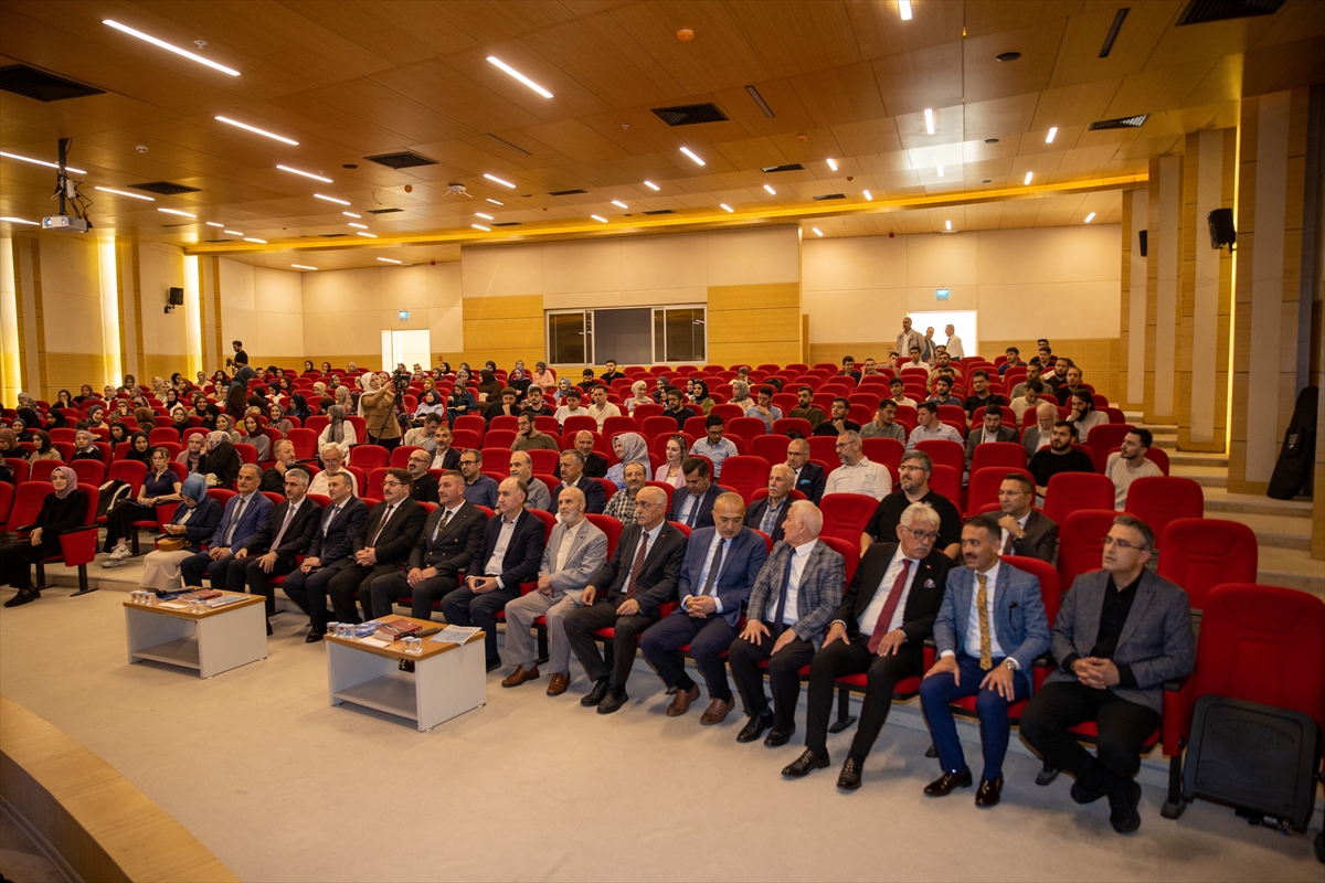 - "(Milli Eğitim Akademisi) Öğretmenlerimizin bilgi noktasında değil, beceri noktasındaki