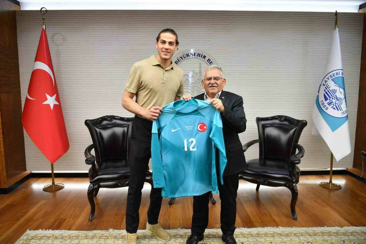 Kayseri Büyükşehir Belediye Başkanı Dr. Memduh Büyükkılıç, Fransa’nın Rennes kulübünde