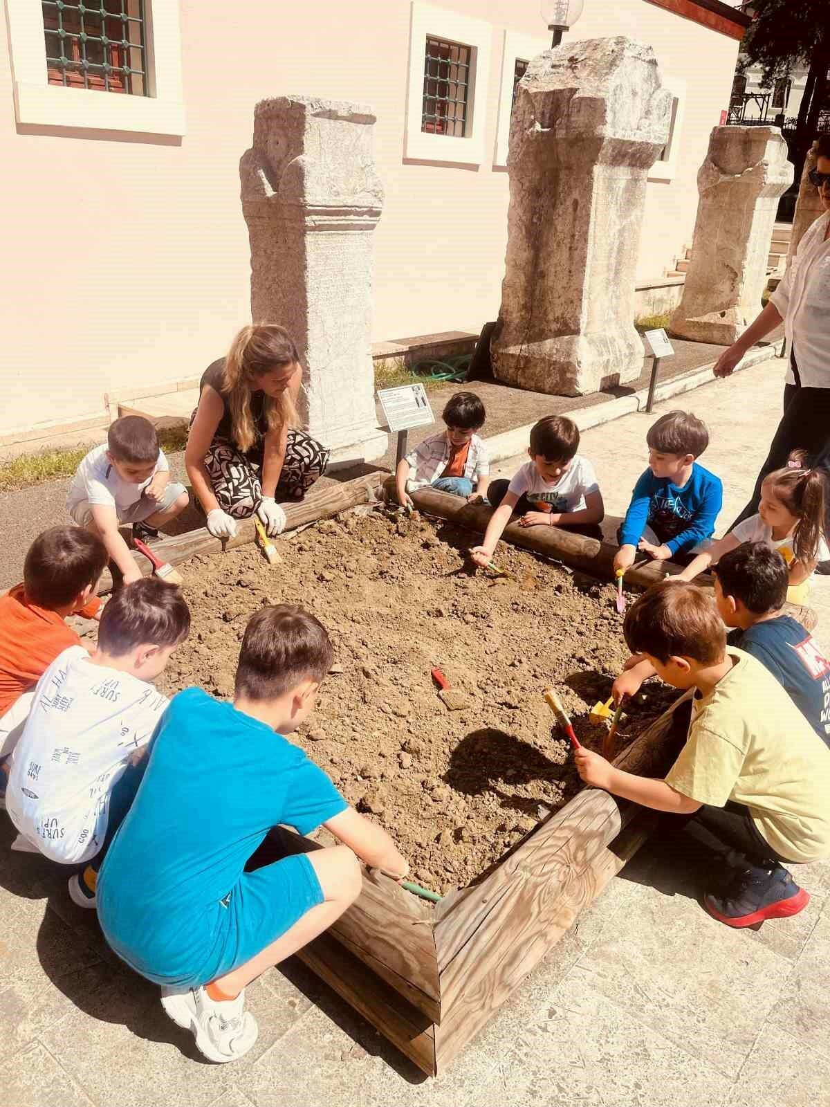 Bilecik Türkoğlu Mini Akademi Anaokulu tarafından düzenlenen etkinlikte minik öğrenciler,