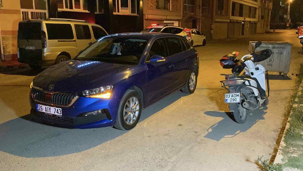 Eskişehir’de otomobille çarpışması sonucunda yaralanan motosikletli kurye hastaneye kaldırıldı. Olay,