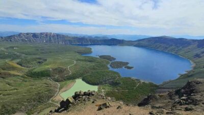 Bitlis’in eşsiz doğal güzelliklerinden biri olan Nemrut Kalderası, ilkbahar mevsiminin