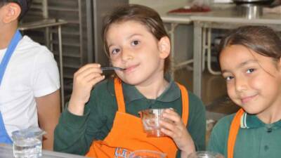 Edirne’nin Keşan ilçesinde, Fatih Sultan Mehmet İlkokulu 1. sınıf öğrencileri,